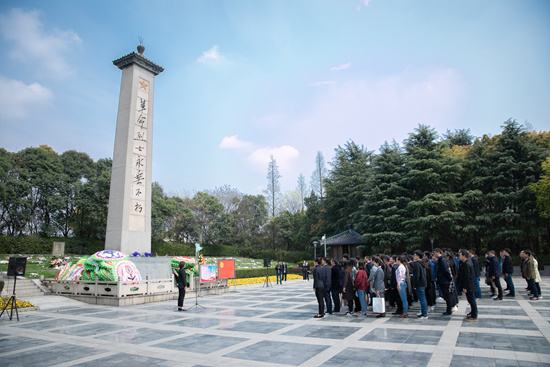 1554361968644820.jpg 清明祭扫11.jpg