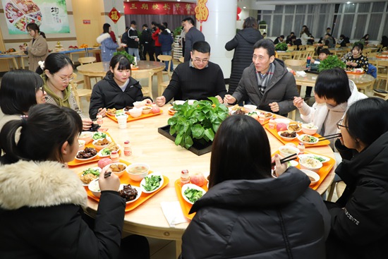 1579340670899584.jpg 年夜饭3.jpg