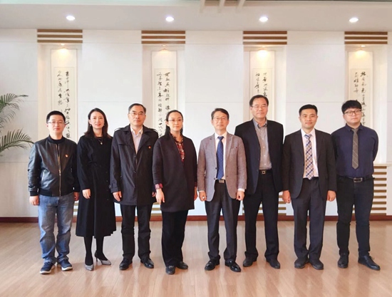 亚洲大学来访jpg_副本.jpg