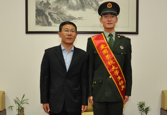 张-谢炜杰.jpg