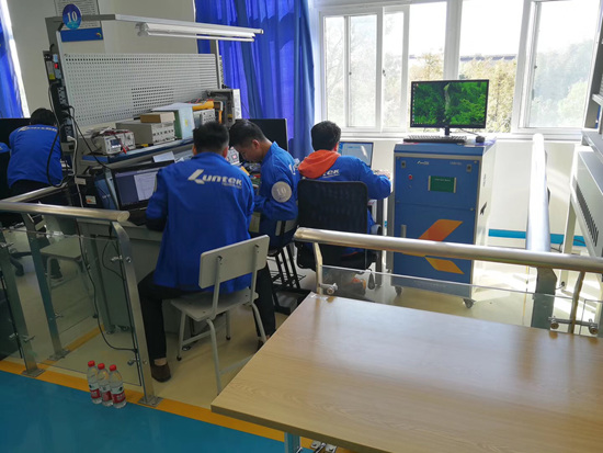 电子魏巍2_副本.jpg
